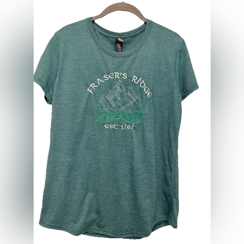 Outlander Novelty Fraser’s Ridge Embroidered Women’s T Shirt Green Size Large